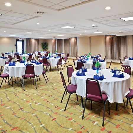 Holiday Inn Express Hotel & Suites Albany By Ihg Bagian luar foto