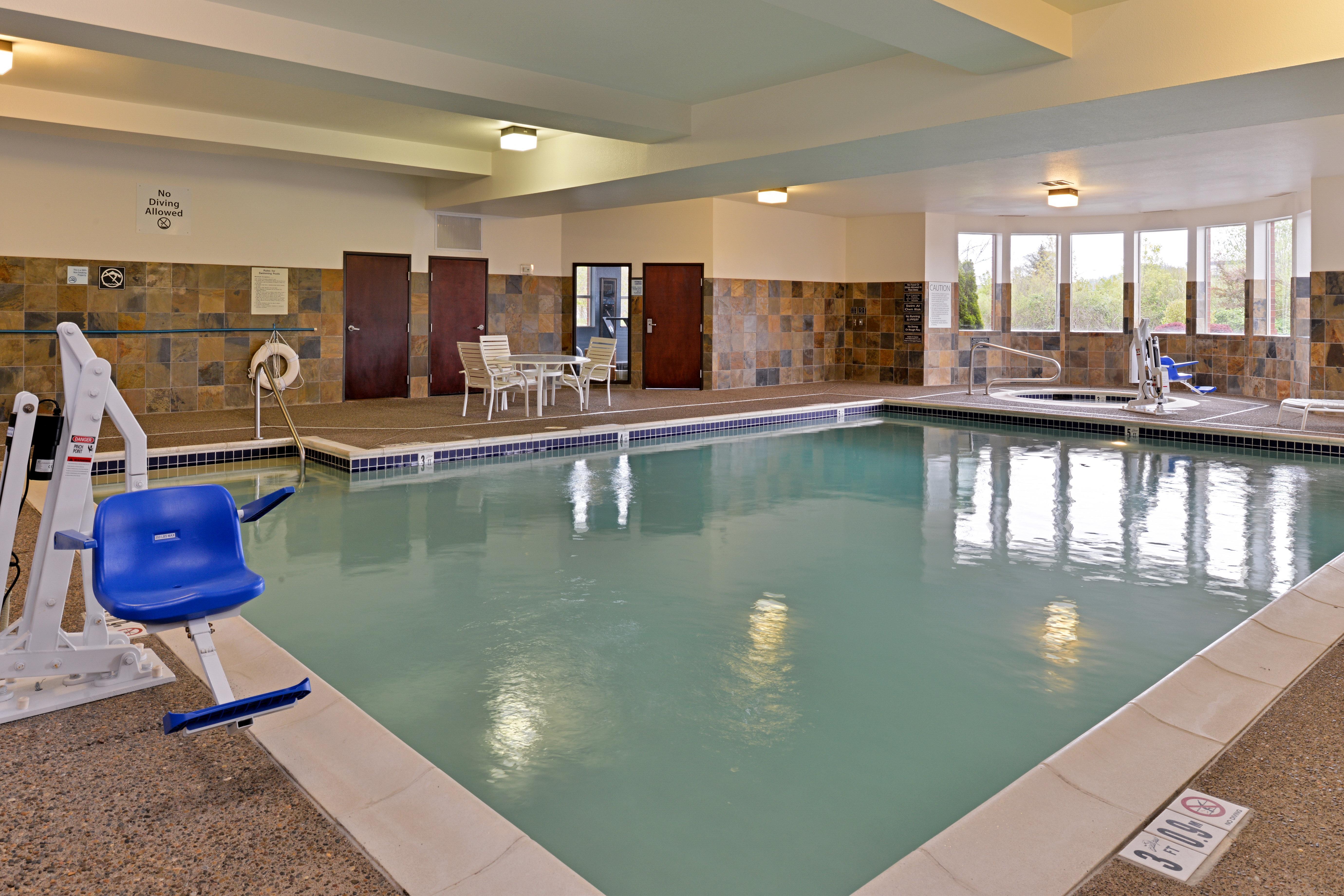 Holiday Inn Express Hotel & Suites Albany By Ihg Bagian luar foto