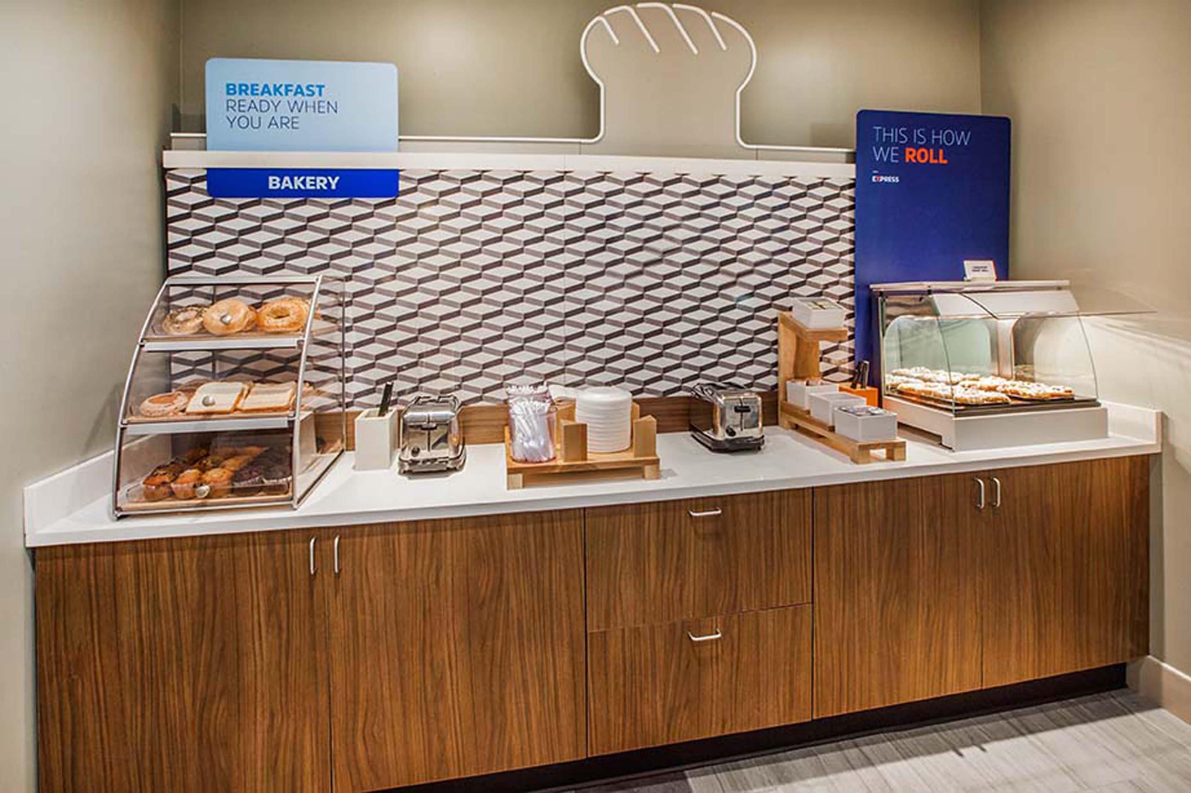 Holiday Inn Express Hotel & Suites Albany By Ihg Bagian luar foto