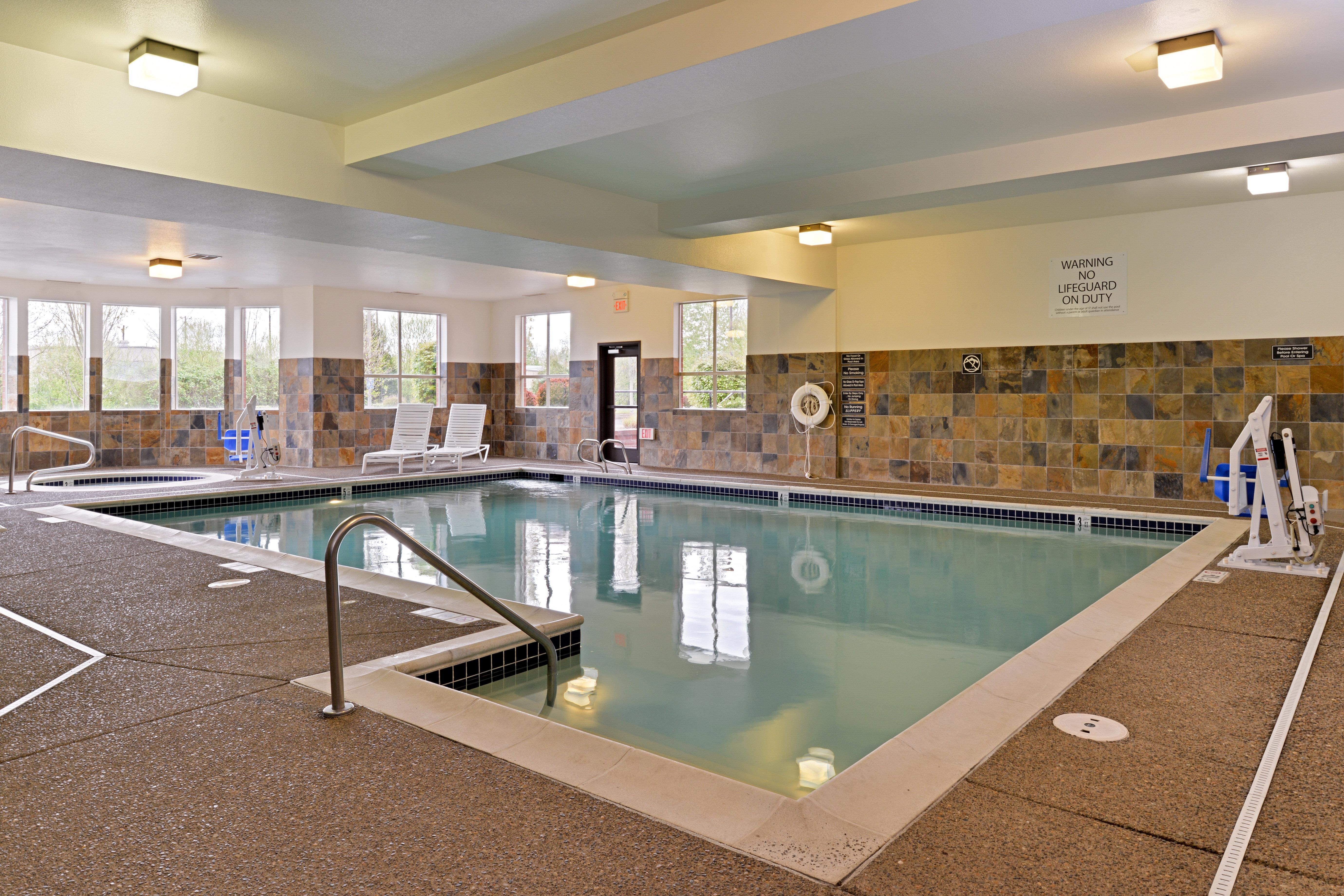 Holiday Inn Express Hotel & Suites Albany By Ihg Bagian luar foto