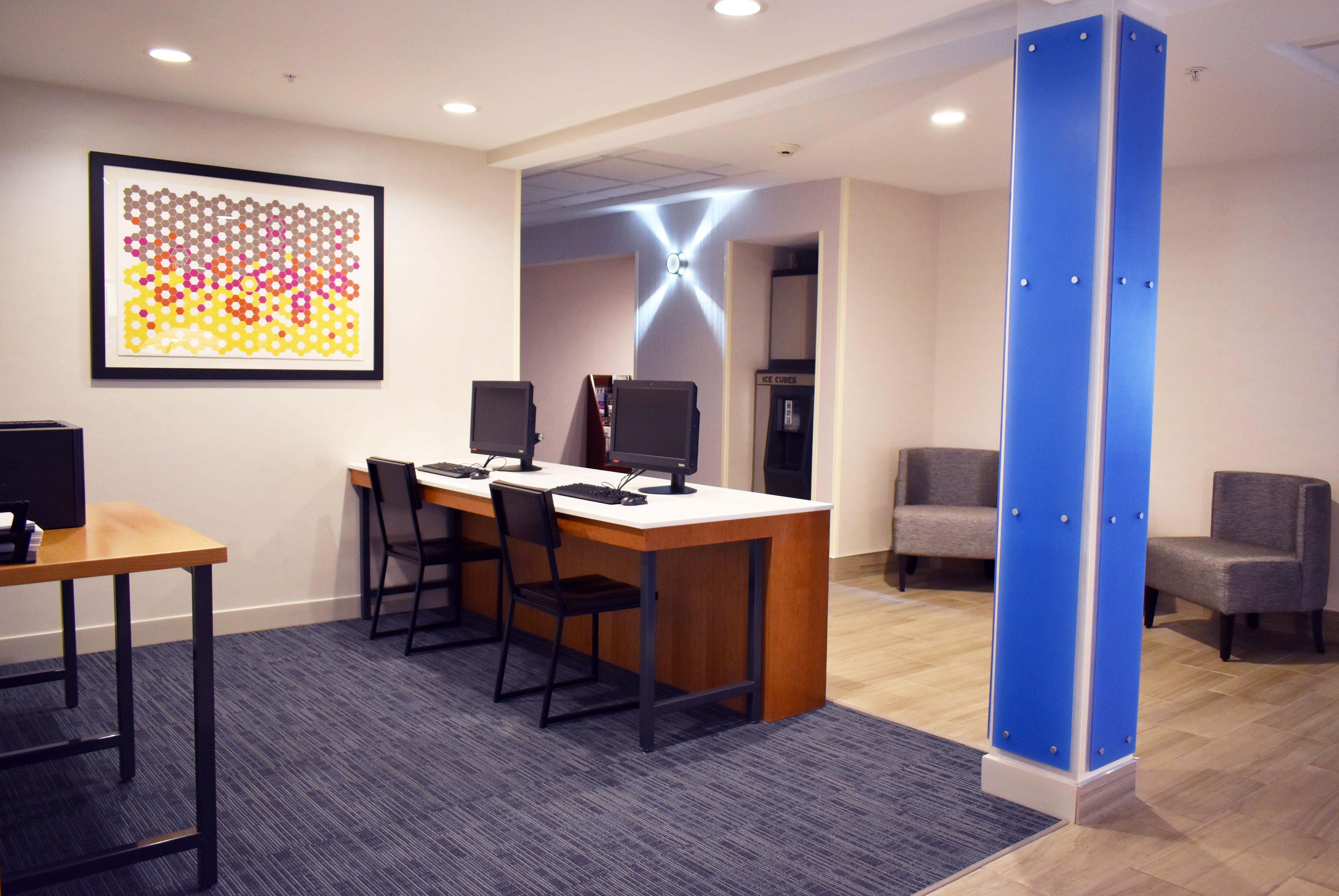 Holiday Inn Express Hotel & Suites Albany By Ihg Bagian luar foto
