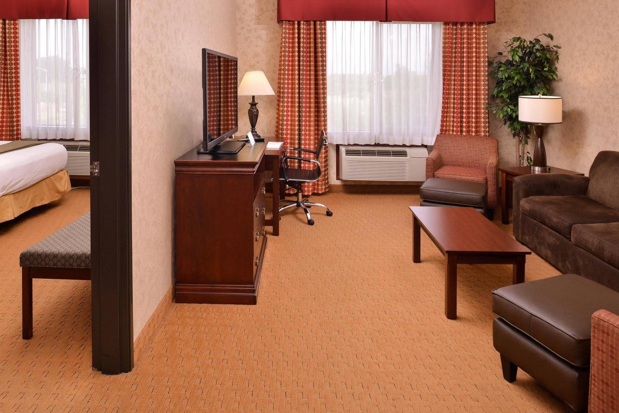 Holiday Inn Express Hotel & Suites Albany By Ihg Bagian luar foto