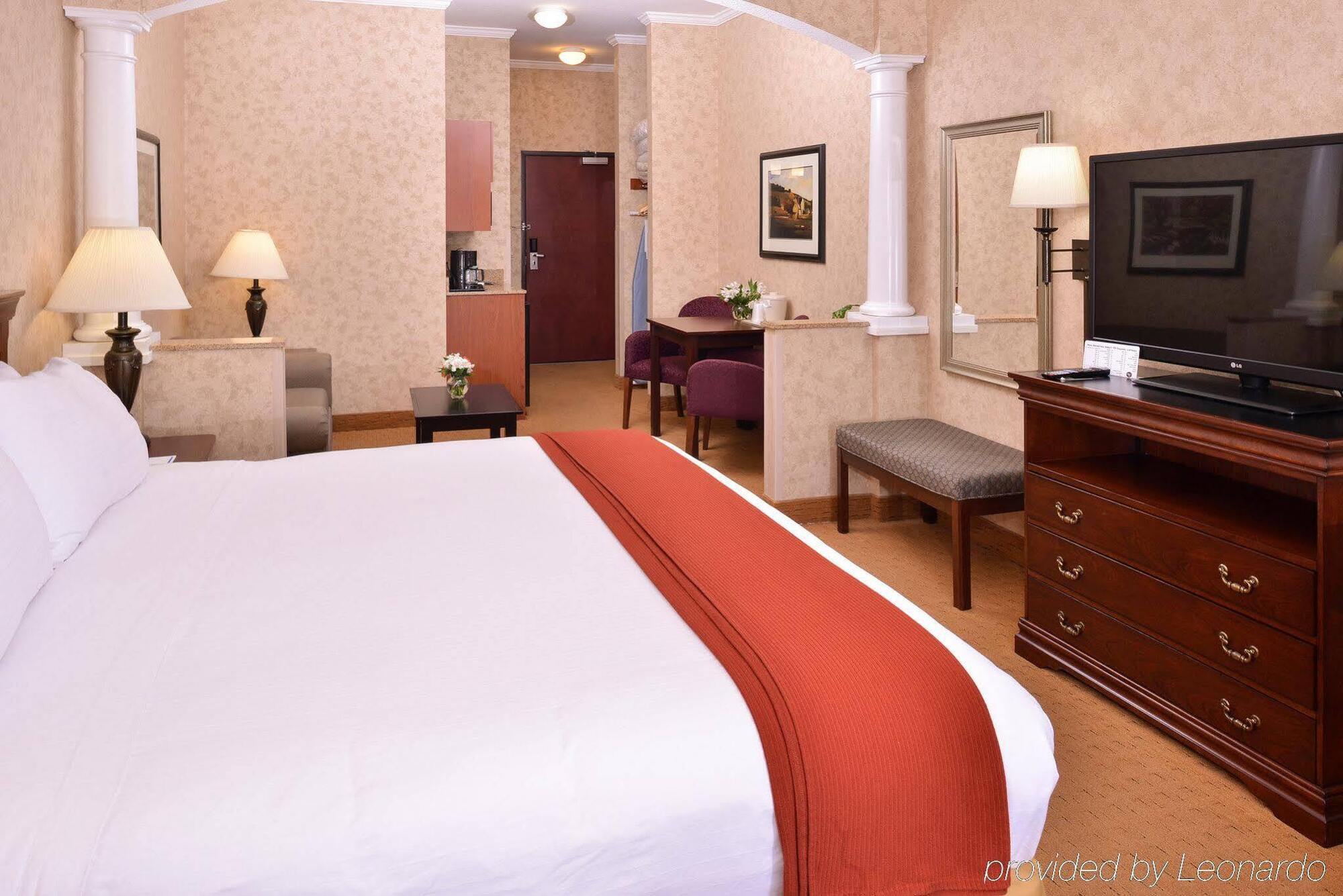 Holiday Inn Express Hotel & Suites Albany By Ihg Bagian luar foto